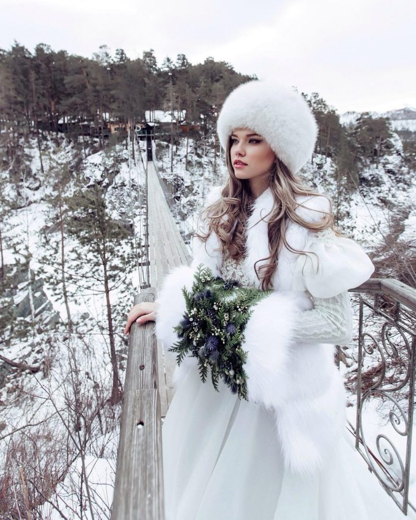 Невеста зимняя фотосессия в лесу