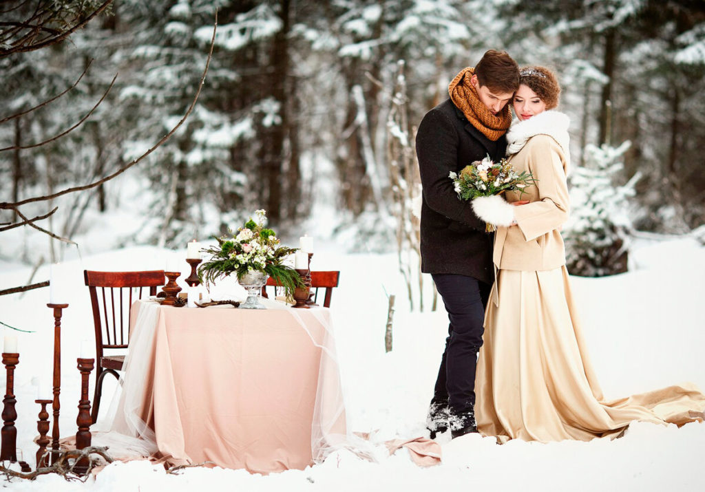 Свадебная зимняя фотосессия с декорациями