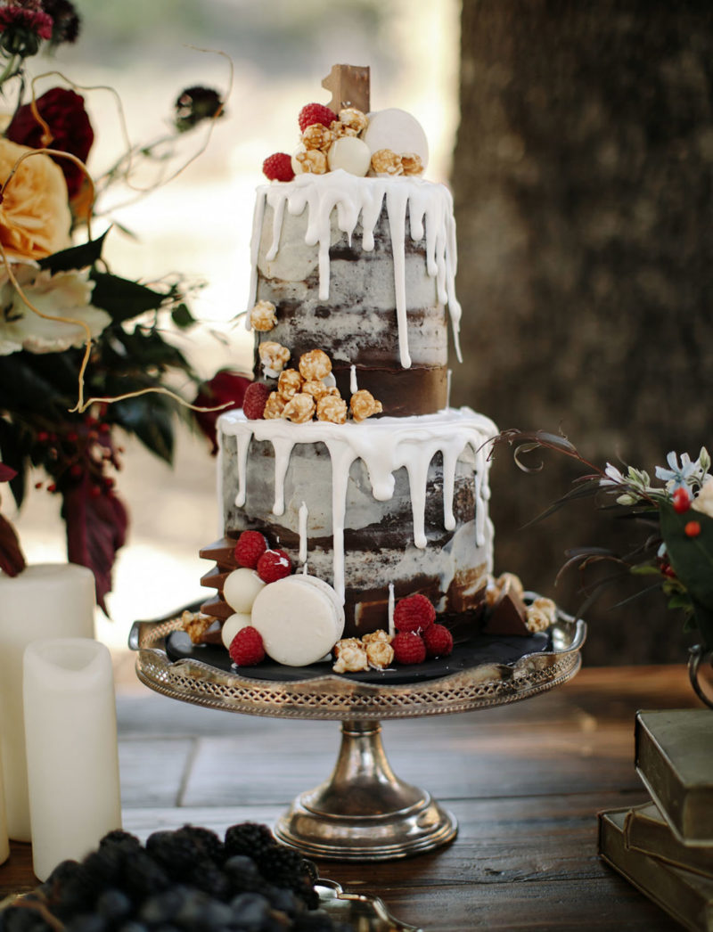"Голый" торт для зимней свадьбы