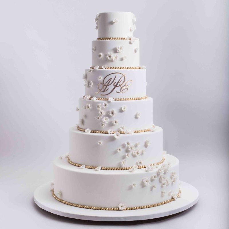 Свадебный белый торт