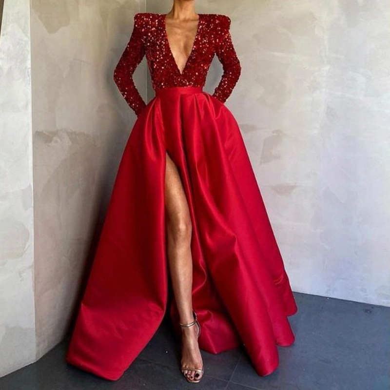 Красное свадебное платье с рукавами