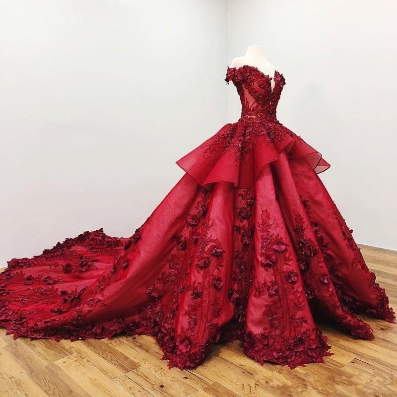 Красное свадебное платьеНевеста в красном платье 2023
