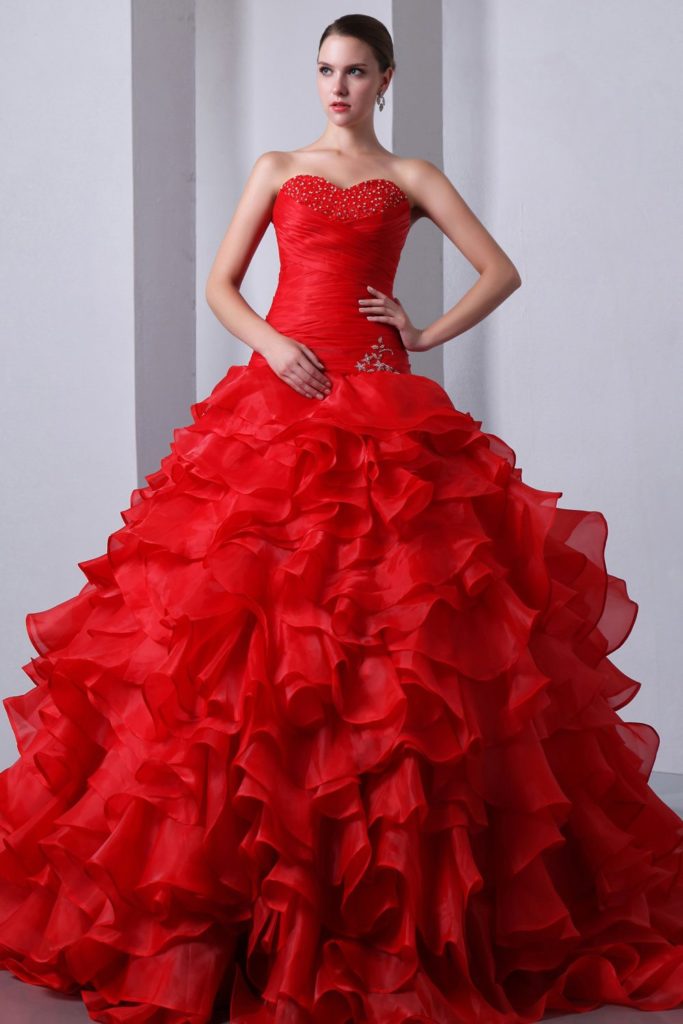 Красное свадебное платье без рукавов