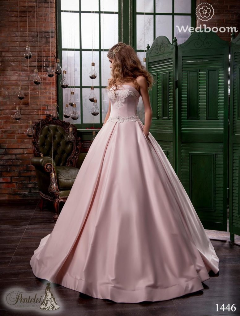 Свадебные платья 2023 розовые
