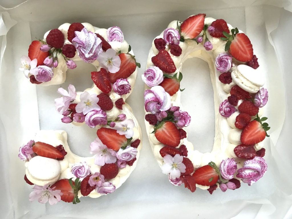 Торт на годовщину свадьбы в виде цифр