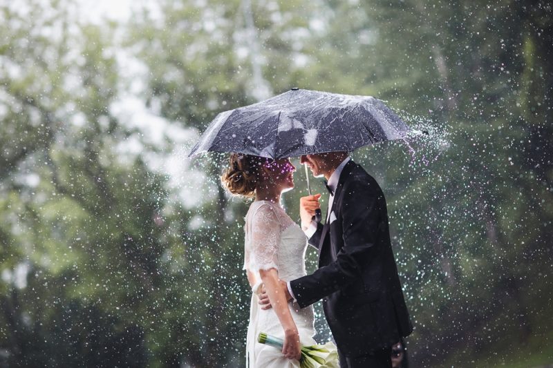 свадьба дождь