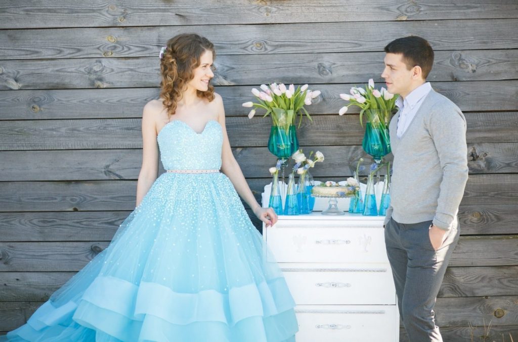 Голубое платье свадебное