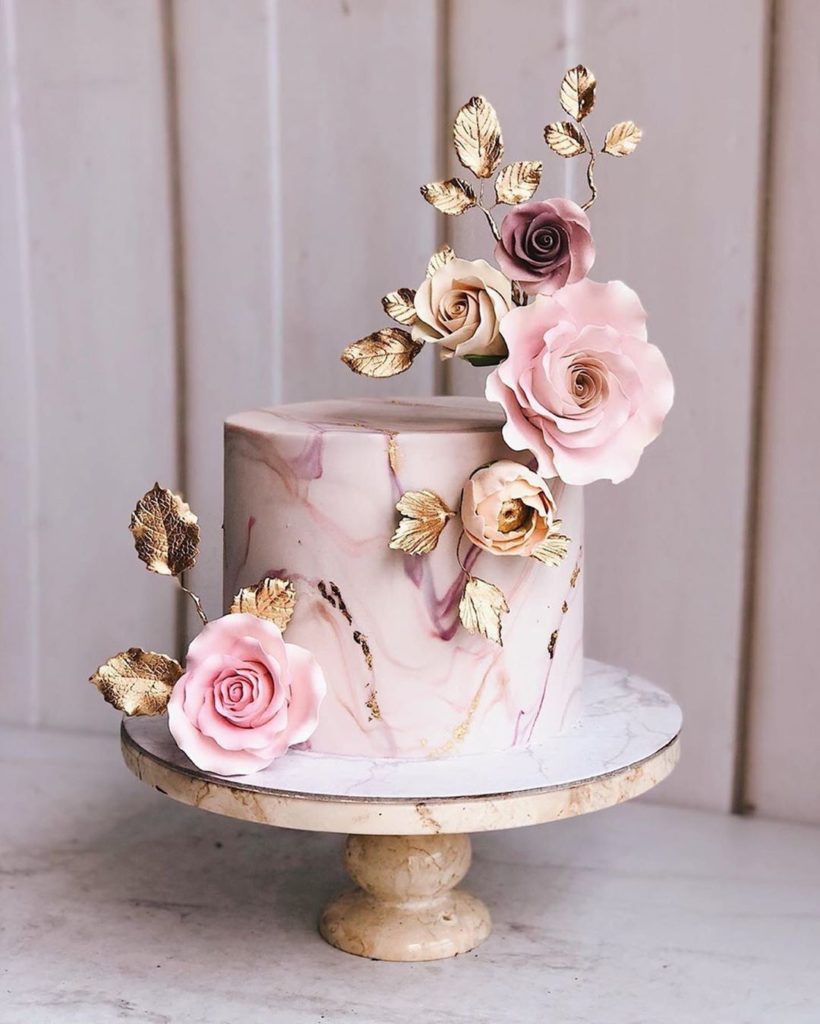 Мраморный свадебный торт