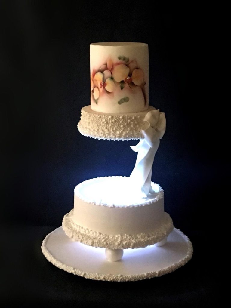 Свадебный торт парящий