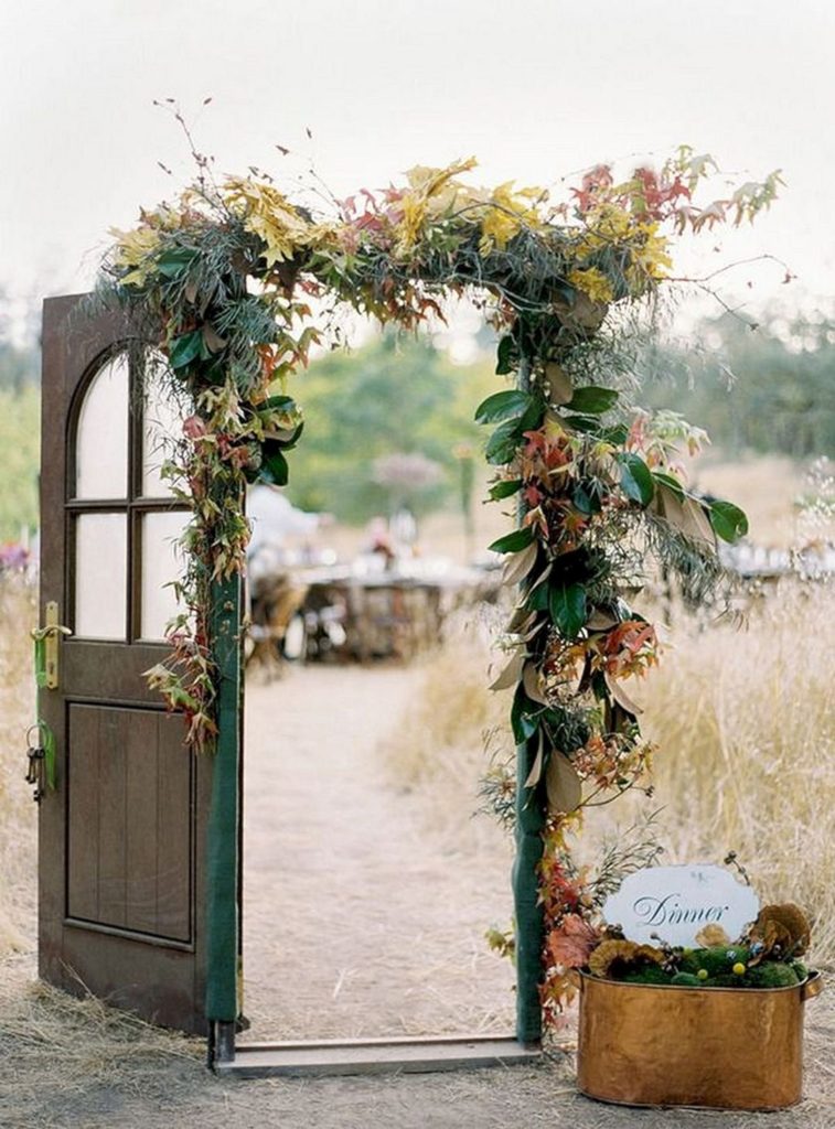 Свадебная арка в виде двери