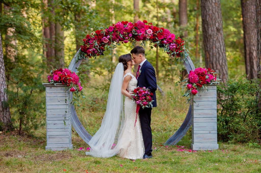 Свадебная арка цветная